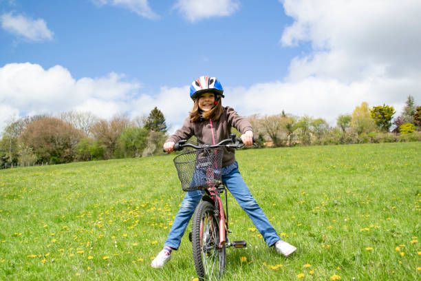 child on a bicycle - ten speed bicycle imagens e fotografias de stock