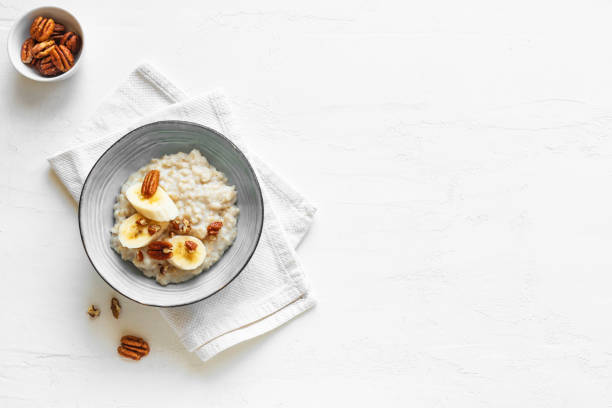 istock Oatmeal Porridge 1253051773