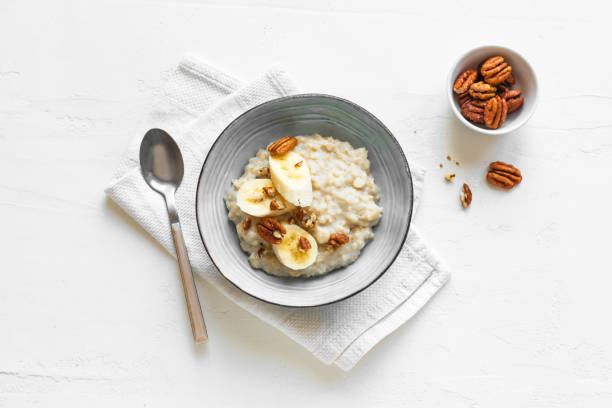 istock Oatmeal Porridge 1253051780