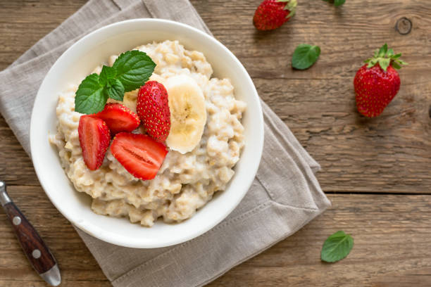 istock Oatmeal Porridge 1253051801