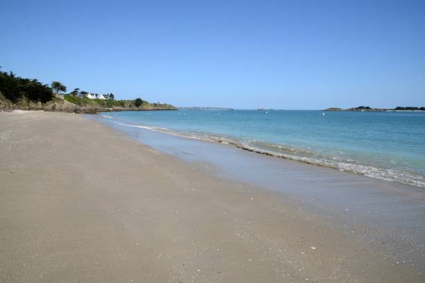 istock Rougeret beach in Saint-Jacut de la Mer 1253060044