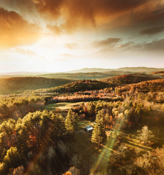 istock cabin in vermont in autumn 1253070594