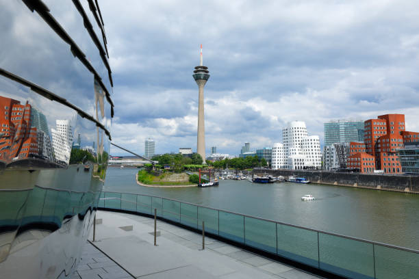 istock Skyline of the Medienhafen (Media harbor) 1253113484
