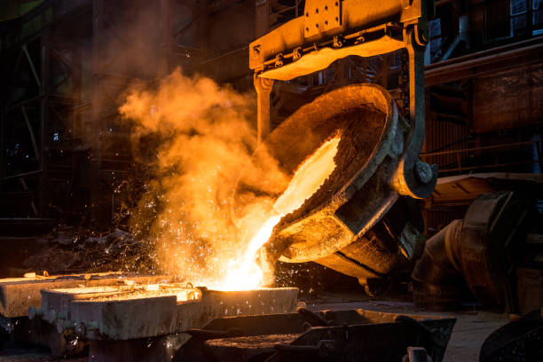 istock Tank pours liquid metal in the molds 1253129186