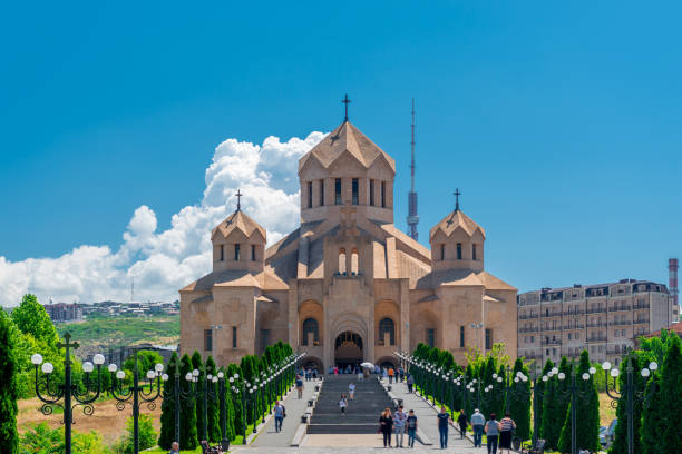 アルメニアのエレバンの中心部にある聖グレゴリー・イルミノーター正教会 - armenian culture armenia saint monastery ストックフォトと画像