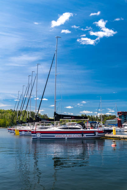 sailboats in town port in mikoajki. - masuren imagens e fotografias de stock