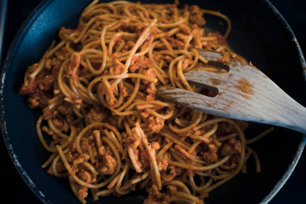 istock Spaghetti with homemade ragu 1253231314