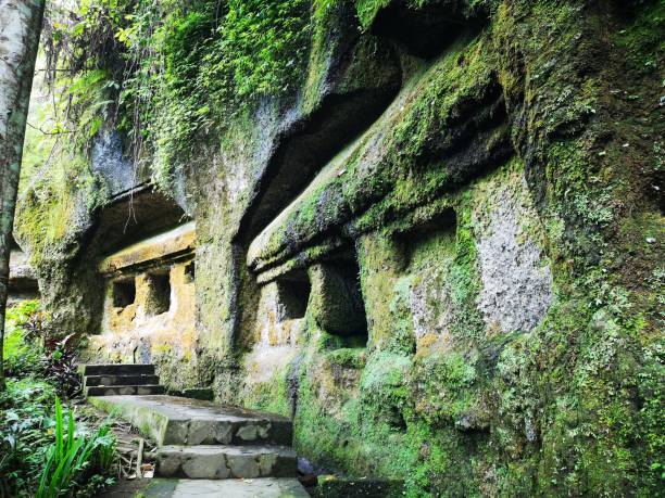 istock Royal tombs carved in stone 1253250850