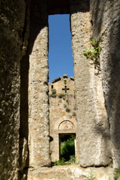 itália toscana pisa asciano, trekking nas montanhas pisanas santa maria di mirteto - tuscany abandoned - fotografias e filmes do acervo