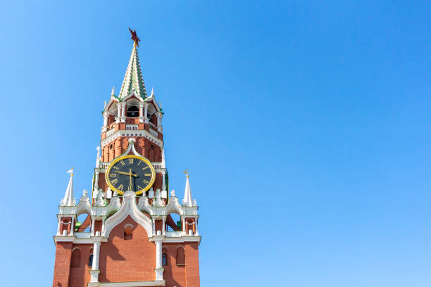 istock Spasskaya Tower of Moscow Kremlin 1253310423