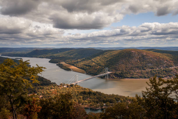 istock Bear Mountain State Park and Bridge over Hudson River early fall foliage 1253316584