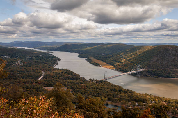 istock Bear Mountain State Park and Bridge over Hudson River early fall foliage 1253316626