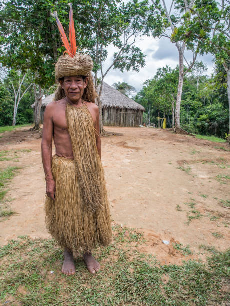 indiani nei loro costumi locali - iquitos foto e immagini stock