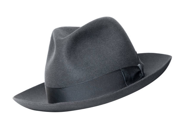 sombrero negro retro aislado en blanco - mob fotografías e imágenes de stock