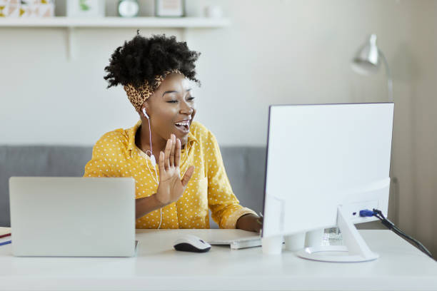 istock Staying dedicated to the customer 1253320538