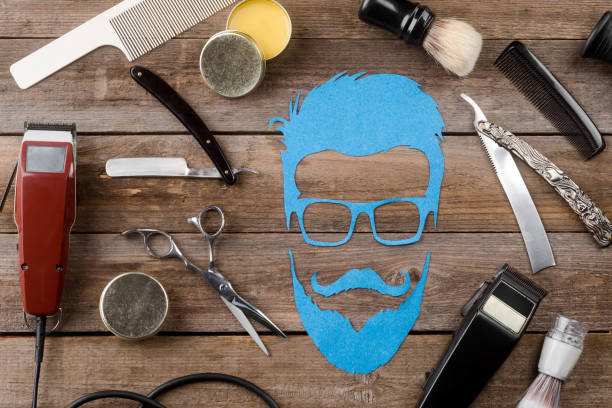 istock Straight razors and scissors 1253405057