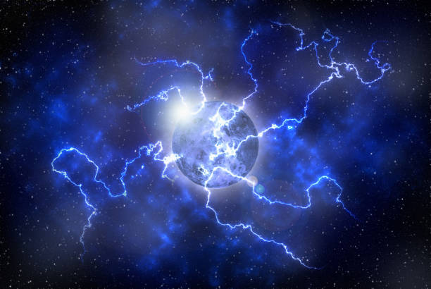 gigantyczna kosmiczna błyskawica hit nieznana planeta w kosmosie. abstrakcyjna scena galaktyki - lightning strike zdjęcia i obrazy z banku zdjęć