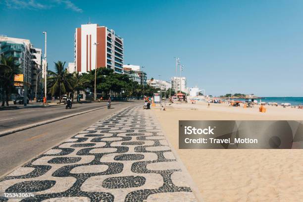 Acera De Ipanema Beach Foto de stock y más banco de imágenes de Playa de Ipanema - Playa de Ipanema, Distrito Ipanema, Paseo