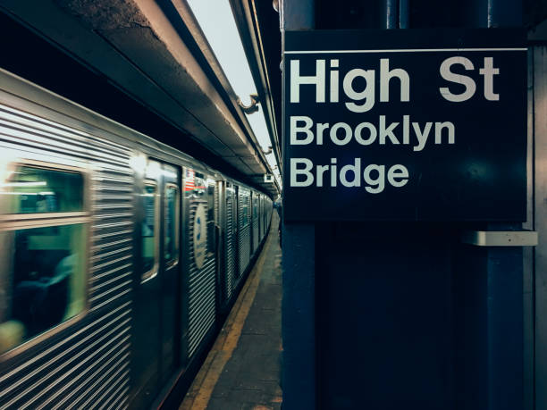 new york city subway station brooklyn bridge - suspension railway imagens e fotografias de stock