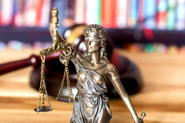 istock Richterhammer and Justice Goddess of Justice 1253468634