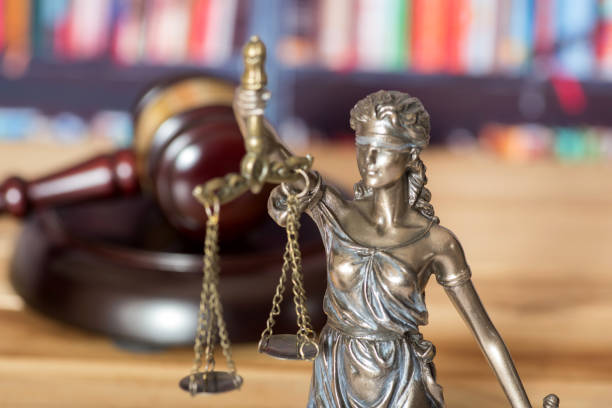 istock Richterhammer and Justice Goddess of Justice 1253468697