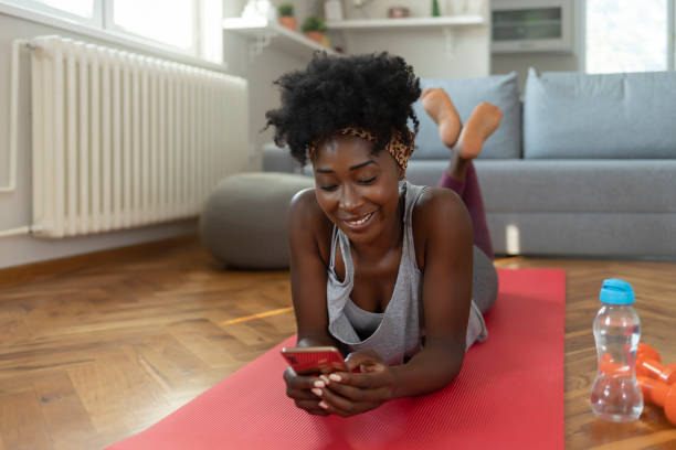 istock Tracking her fitness goals 1253535812