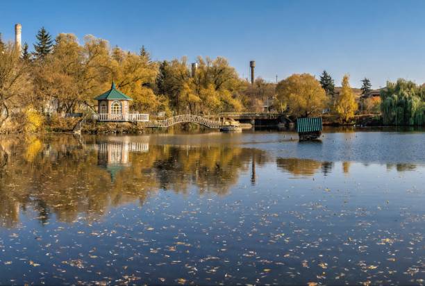 Sunny autumn evening on the blue lake Sunny autumn evening on the blue lake in Ukraine, Cherkasy Oblast, Cherkasy cherkasy stock pictures, royalty-free photos & images