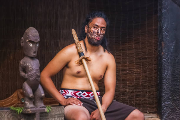 новозеландская редакционная статья - maori new zealand tattoo art стоковые фото и изображения