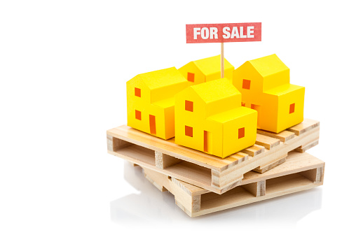 New houses for sale recently released to the real estate market, according to your budget.