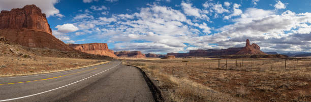 istock Iconic Utah Buttes and Mesas Panorama 1253600208