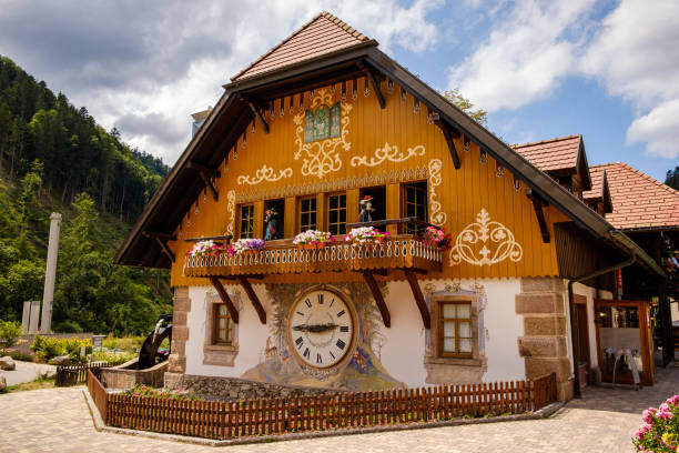 뻐꾸기 시계 하우스 호푸트 스턴렌, 브레이트나우, 독일 - triberg 뉴스 사진 이미지