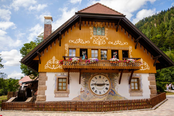 뻐꾸기 시계 하우스 호푸트 스턴렌, 브레이트나우, 독일 - triberg 뉴스 사진 이미지