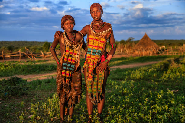 young women from hamer, omo valley, ethiopia, africa - hamer woman imagens e fotografias de stock