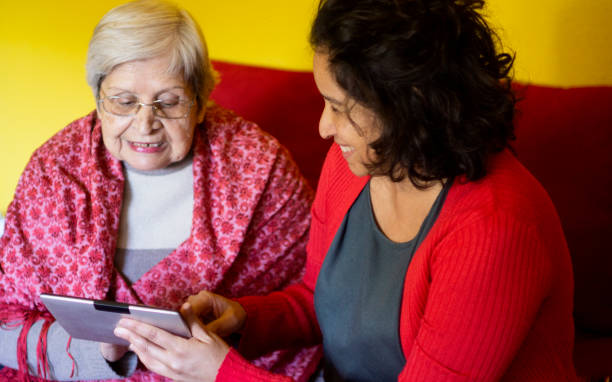 istock mother and daughter communicated online 1253732409