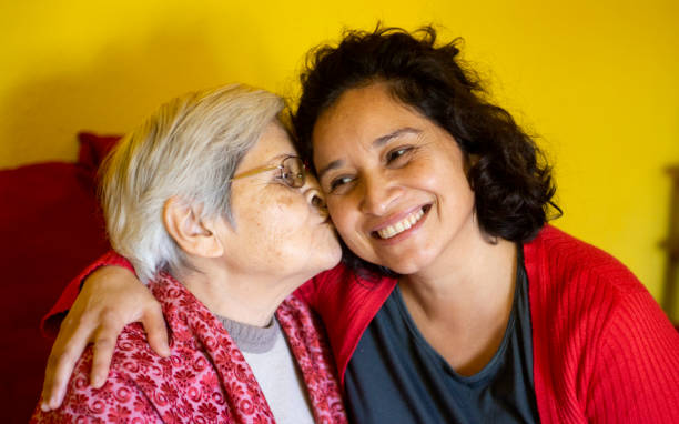 istock mother and eldest daughter, portrait 1253732790
