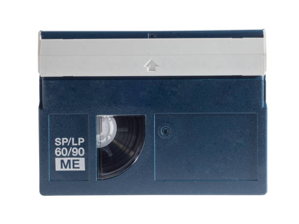vintage videoband mini dv modell - vcr video video cassette tape retro revival stock-fotos und bilder