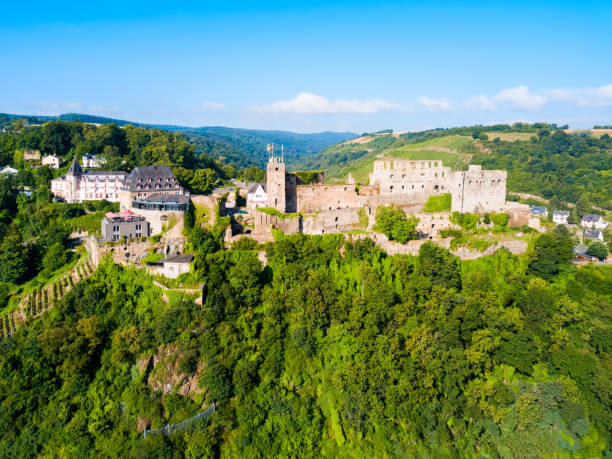 ruiny zamku rheinfels w saint goar - rheinfels zdjęcia i obrazy z banku zdjęć