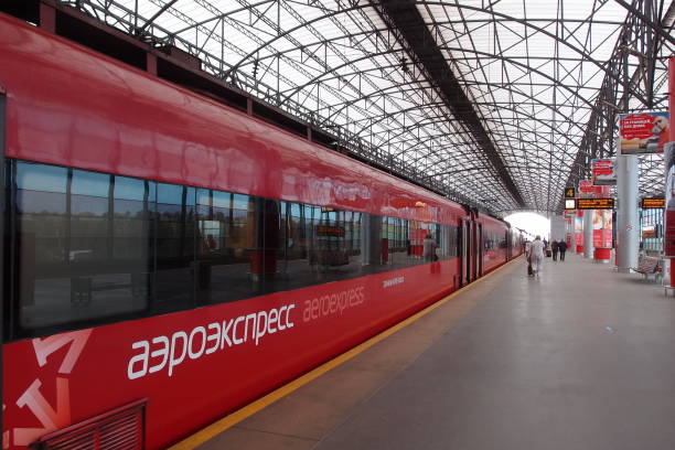 aeroexpress na lotnisku szeremietiewo - sheremetyevo zdjęcia i obrazy z banku zdjęć