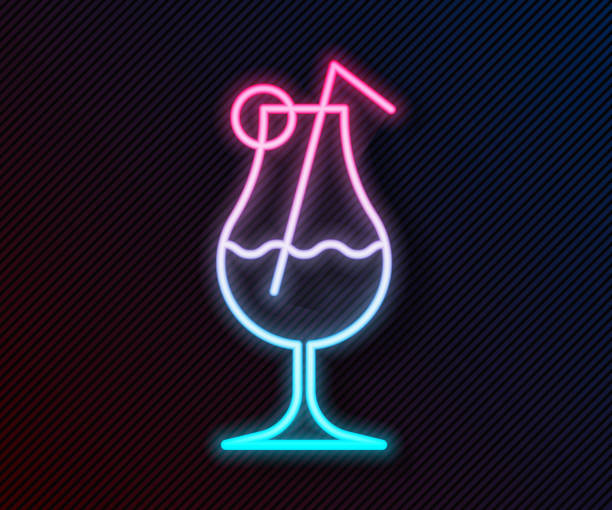 świecąca neonowa linia ikona koktajlu i napoju alkoholowego wyizolowana na czarnym tle. ilustracja wektorowa - cocktail martini glass margarita martini stock illustrations