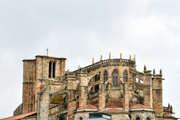 vue de ville du vieux castro urdiales pays basque espagne europe - castro photos et images de collection