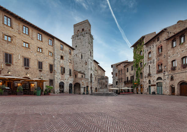 istock Piazza della Cisterna of San Gimignano. 1253966809