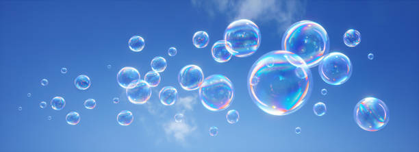 burbujas de jabón volando en el cielo azul - spectrum geometry refraction sphere fotografías e imágenes de stock