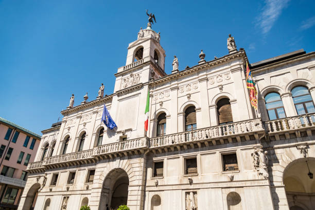 università di padova. popolare destinazione turistica europea. vista della città di padova - padova italy foto e immagini stock