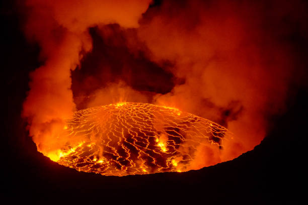 istock Volcan Nyrangongo, Rift Valley, R.D. Congo 1254124213