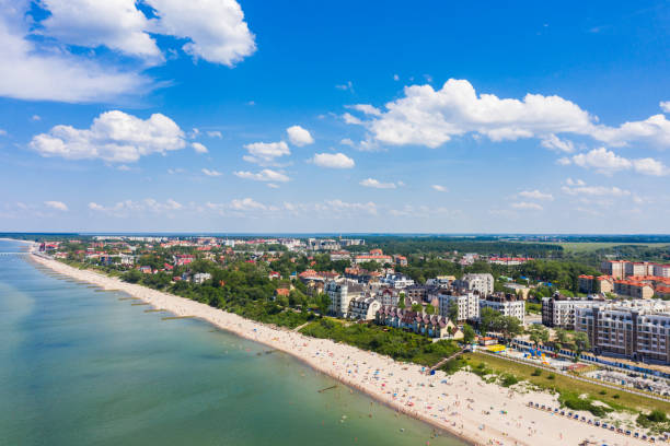 istock Aerial: The beach of Zelenogradsk 1254218702