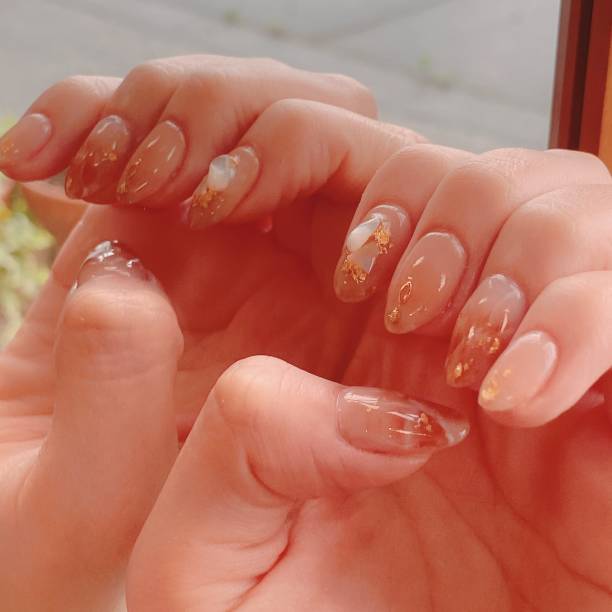 istock Gel nail art 1254252101