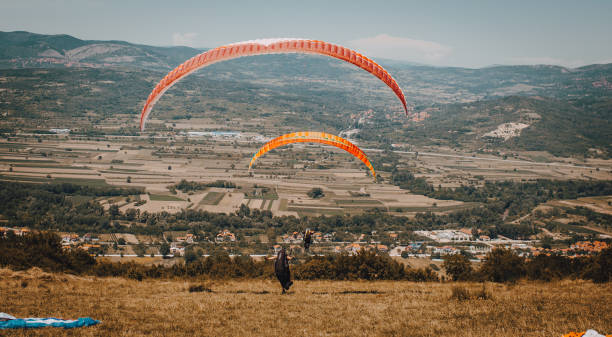 istock Are you ready for paragliding 1254275085
