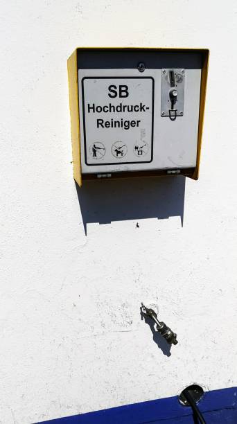 istock Automat - german - high preassure cleaning 1254278164