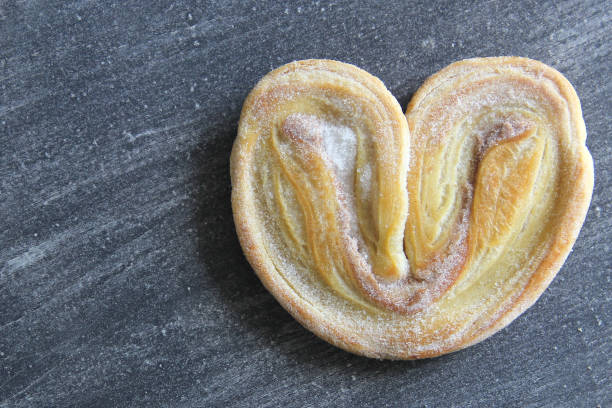 pane dolce messicano con zucchero, orecchio e fiocco - marmalade baked biscuit brown foto e immagini stock