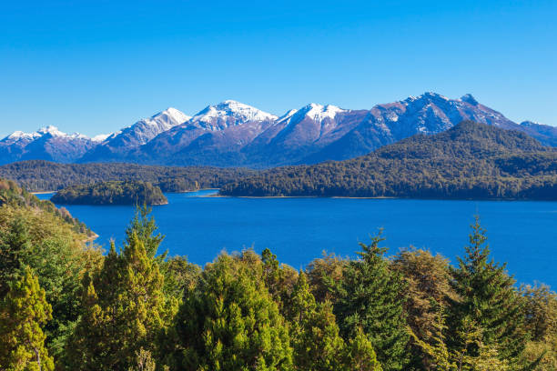 paisaje de bariloche en argentina - bariloche lagos patagonia number 7 fotografías e imágenes de stock